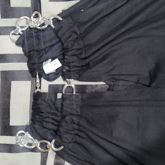 SPENSE black top with chains as shoulder straps. Small gap in front fits loosely - Picture 2 of 6